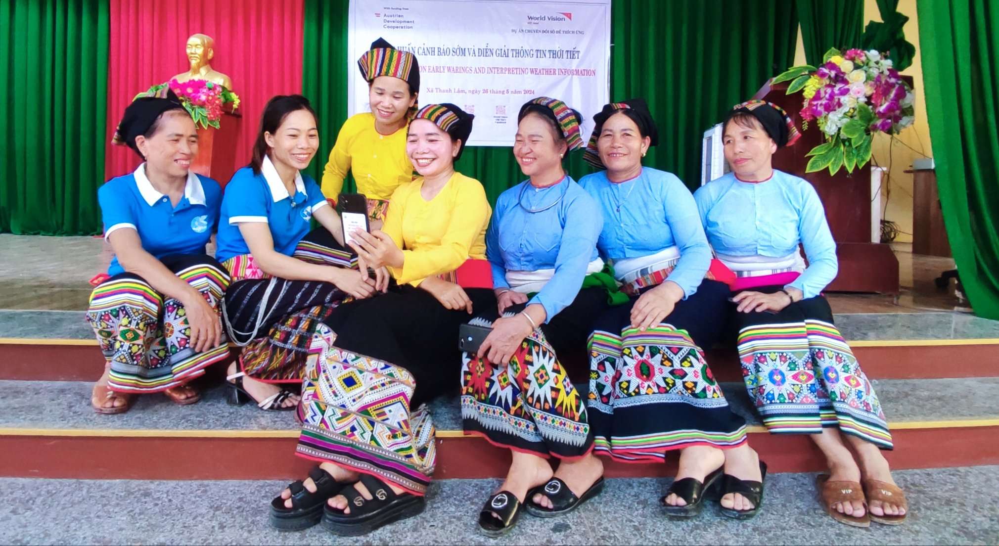 Thổ Cẩm, Thanh Lâm