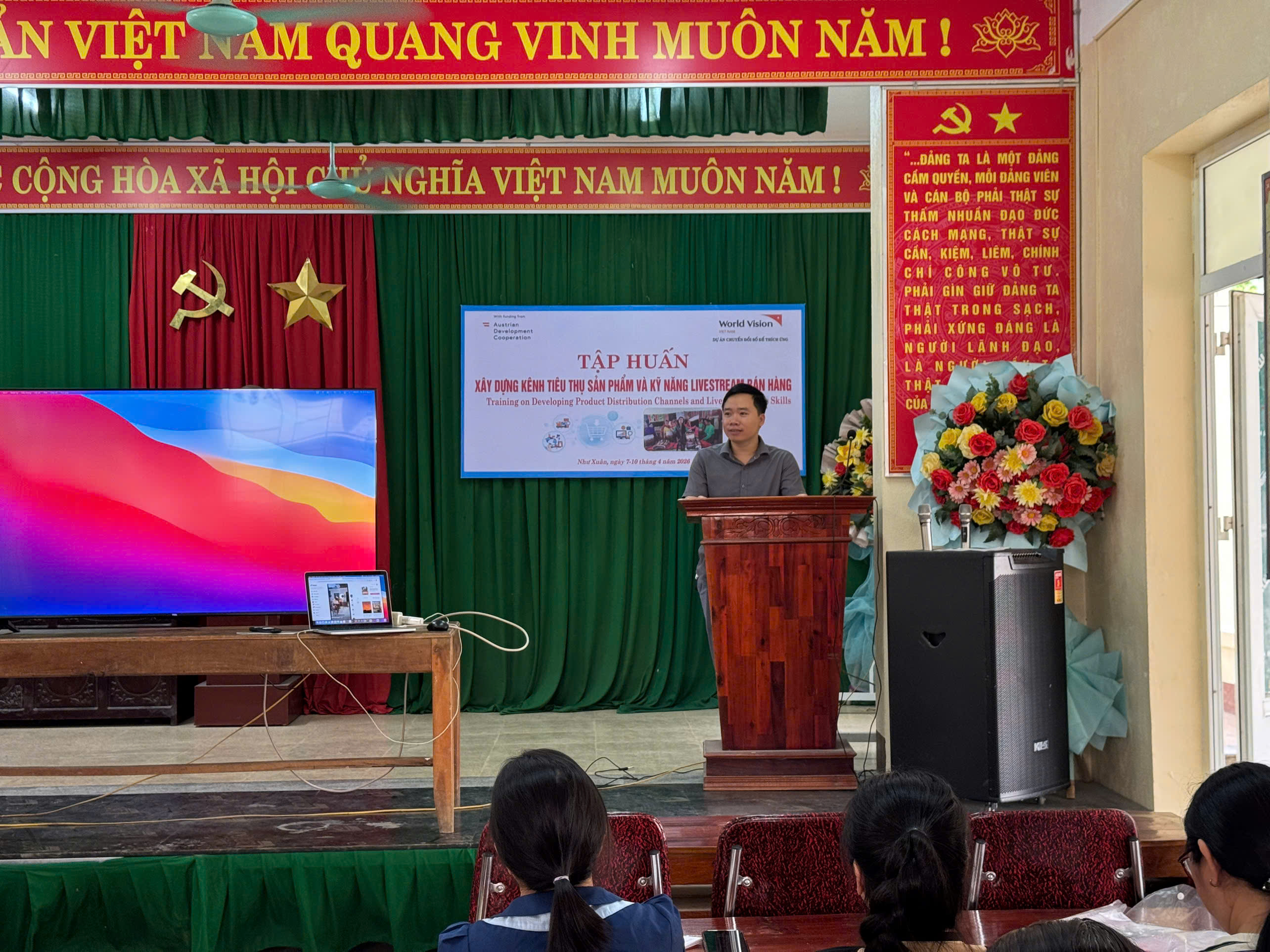 Chuyển đổi số từ thực tiễn: Khi người dân tự tin livestream và làm chủ kênh bán hàng
